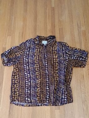 Studio A Short-Sleeve Button-Up Silk Shirt in Navy and Mustard Pattern